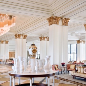 Palazzo Versace - Luxury Dubai Holiday packages - lobby lounge