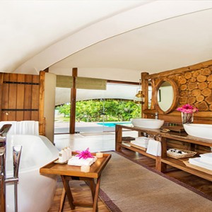 Uga Chena Huts Yala - Luxury Sri Lanka Holiday packages - cabin bathroom