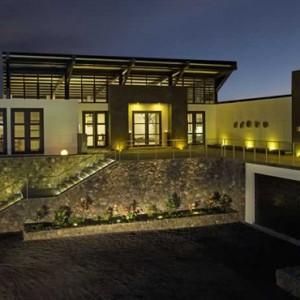 lounge - Pikaia Lodge Galapagos - Luxury Galapagos Holiday Packages