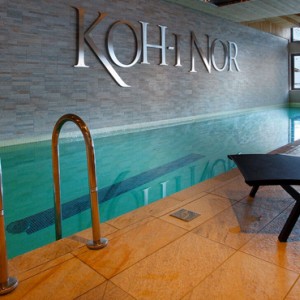 indoor pool - Koh i Nor Hotel - luxury canada holiday packages