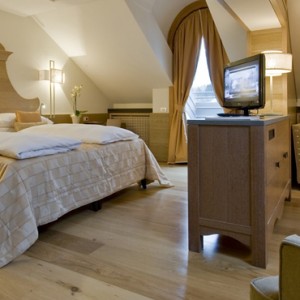 Junior Suite - grand hotel savoia - luxury italy holiday packages