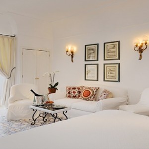 Le Sirenuse - Luxury Italy holiday Packages - Deluxe Sea view bed