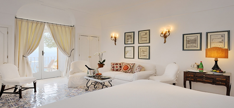 Le Sirenuse - Luxury Italy holiday Packages - Deluxe Sea view bed