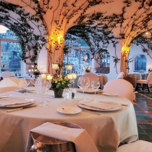 Le Sirenuse - Luxury Italy holiday Packages - La Sponda Restaurant