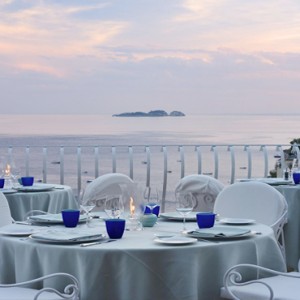 Le Sirenuse - Luxury Italy Honeymoon Packages - La Sponda Restaurant view