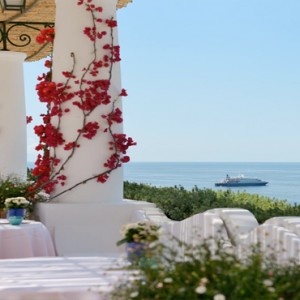 Le Sirenuse - Luxury Italy holidays Packages - Pool Restaurant bar