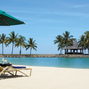 beach - shangri la tanjung aru - luxury borneo holiday packages