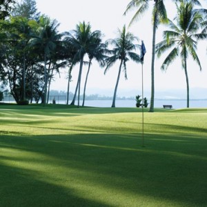 golf - shangri la tanjung aru - luxury borneo holiday packages