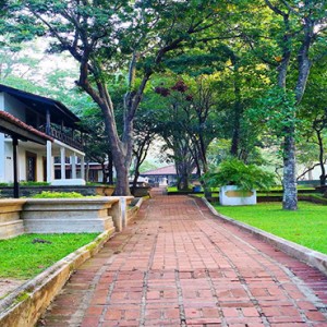 Cinnamon Lodge Habarana - Luxury Sri Lanka Holiday Package - garden area