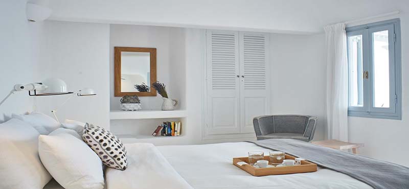 Cliff Side Suites Santorini - Luxury Greece Honeymoon Packages - Superior rooms1