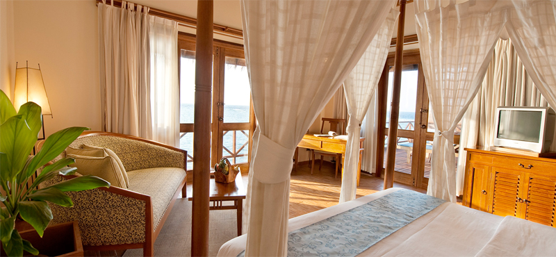 Sun Aqua Vilu Reef - Luxury Maldives holiday Packages - Aqua suite bedroom1