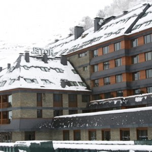 exterior 3- Hotel Val de Neu - Luxury Ski Holiday Packages