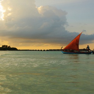 luxury maldives holiday packages COMO cocoa island sunset