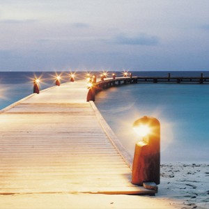luxury maldives holiday packages COMO cocoa island jetty