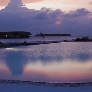 luxury maldives holiday packages COMO cocoa island pool