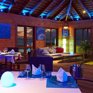 luxury maldives holiday packages - komandoo island - dining