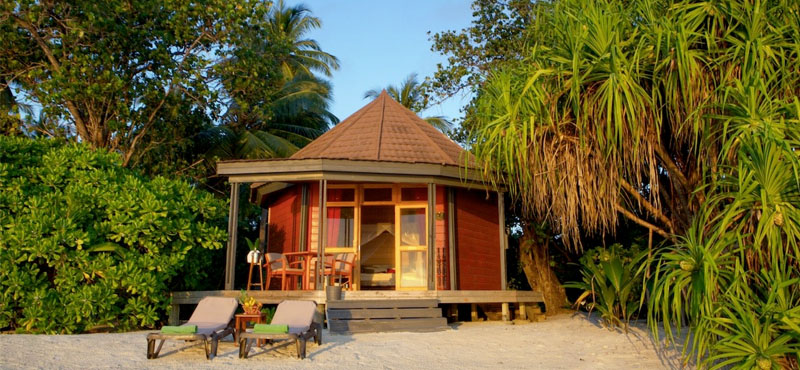 luxury maldives holiday packages - komandoo island - beach villa