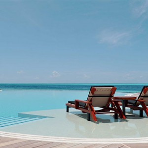 luxury maldives holiday packages - komandoo island - pool