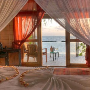 luxury maldives holiday packages - komandoo island - jacuzzi beach villa