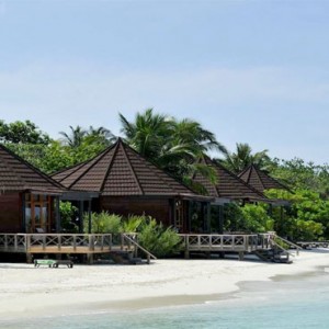 luxury maldives holiday packages - komandoo island - jacuzzi beach villa