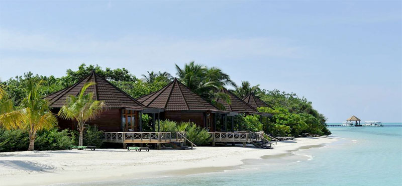 luxury maldives holiday packages - komandoo island - jacuzzi beach villa