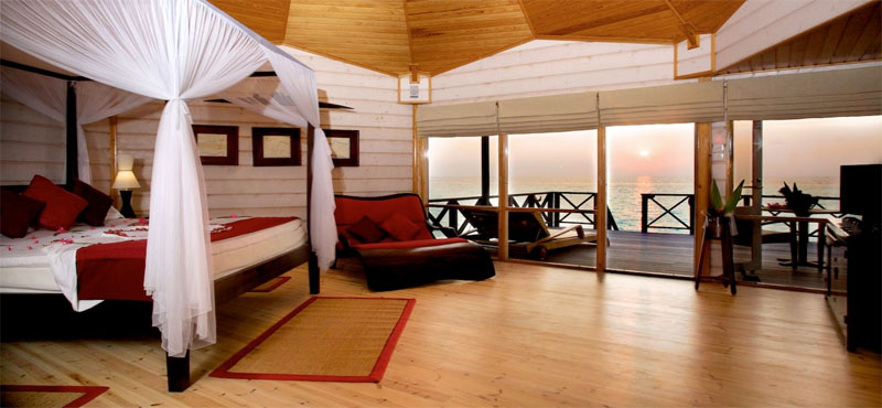 luxury maldives holiday packages - komandoo island - jacuzzi water villa
