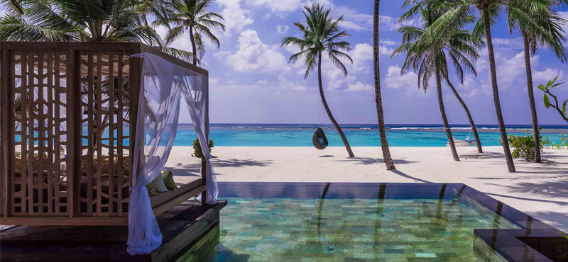 Luxury Holiday Maldives Packages One And Only Reethi Rah Maldives Grand Residence
