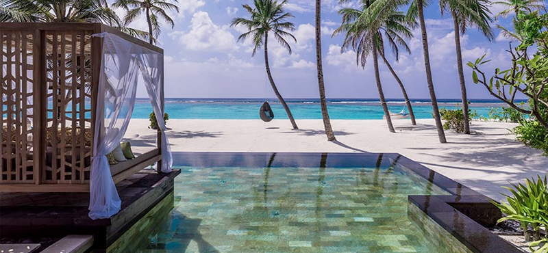 Luxury Holiday Maldives Packages One And Only Reethi Rah Maldives Grand Sunset Residence