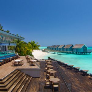 Luxury Maldives Holiday Packages Kuramathi Island Resort Maldives Laguna Bar 3