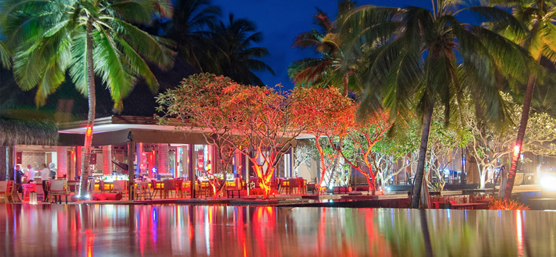 Luxury Maldives Holiday Packages One And Only Reethi Rah Maldives Rah Bar