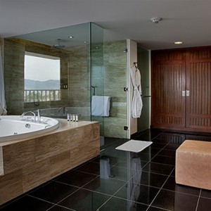 Luxury Vietnam Holiday Packages Pullman Danang Vietnam junior suite