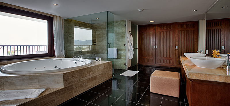 Luxury Vietnam Holiday Packages Pullman Danang Vietnam junior suite