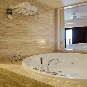 Pullman Danang Beach Resort Luxury Vietnam Honeymoon Packages The Penthouse Suite Bathroom