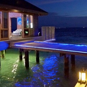 luxury maldives holiday packages - komandoo island - aqua fine dining