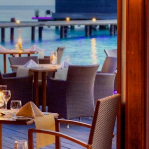 luxury maldives holiday packages - komandoo island - dining