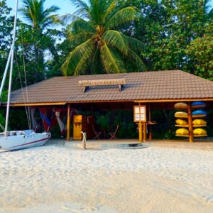 luxury maldives holiday packages - komandoo island - water sports