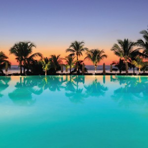 Luxury Mauritius Holiday Packages Victoria Beachcomber Resort And Spa Pool 3