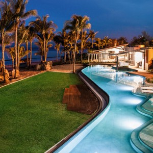 Luxury Mauritius Holiday Packages Victoria Beachcomber Resort And Spa Swim Up Room 2