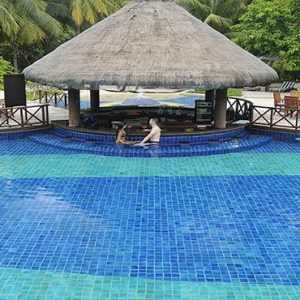 Bandos Maldives Luxury Maldives holiday Packages Pool Bar