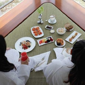 Dubai Honeymoon Packages Jumeirah Emirates Towers Breakfast