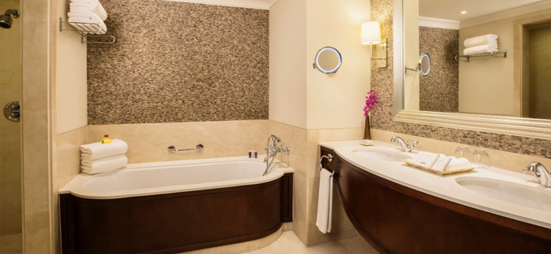 Luxury Dubai Holiday Packages JA Palm Tree Court Dubai Sea View One Bedroom Suite 2