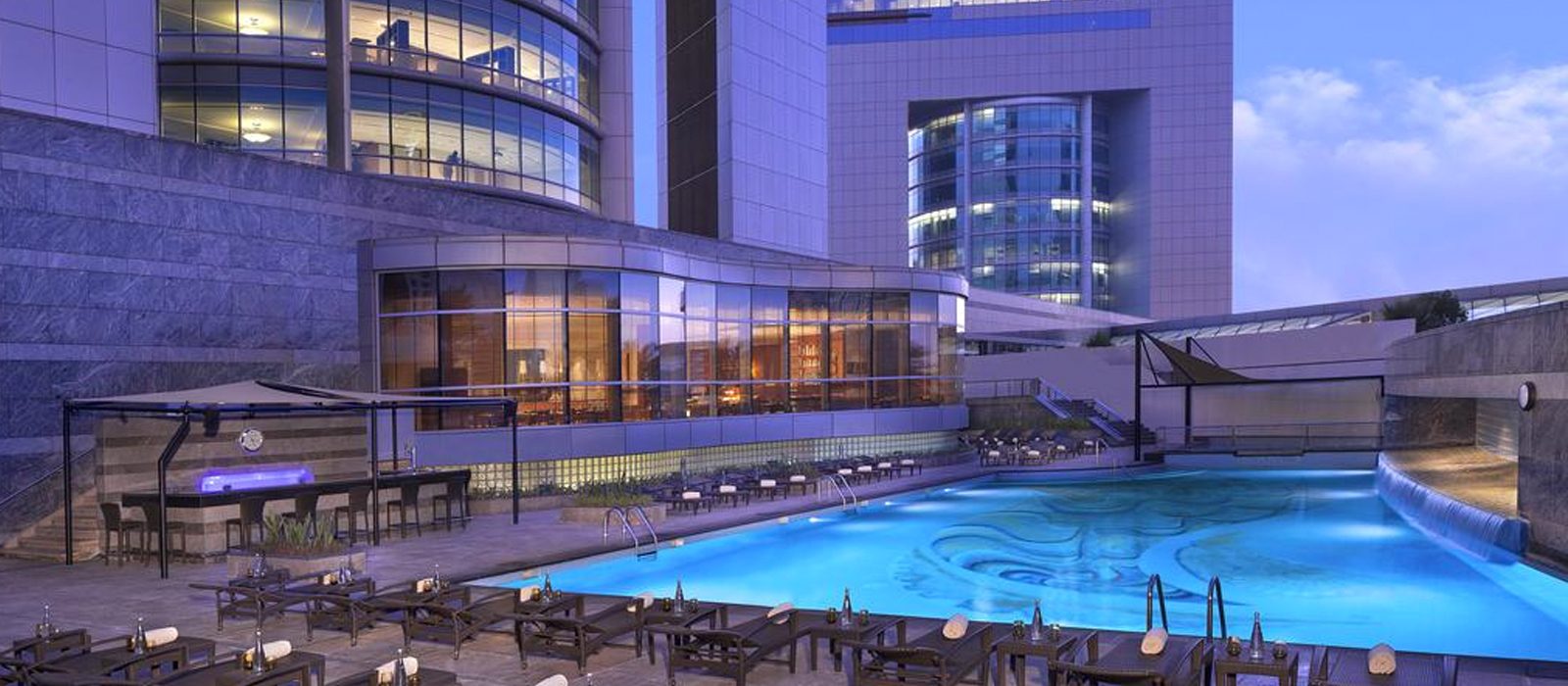 Luxury Dubai Holiday Packages Jumeirah Emirates Towers Header