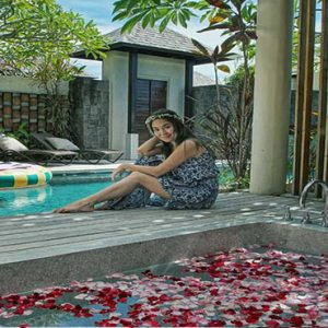 luxury Bali holiday Packages Berry Amour Romantic Villas Flower Bath1