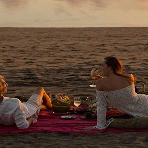 luxury Bali holiday Packages Berry Amour Romantic Villas Sunset Picnic
