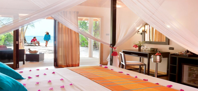 Vilamendhoo Island Resort And Spa Luxury Maldives holiday Packages Jacuzzi Beach Villas Interior
