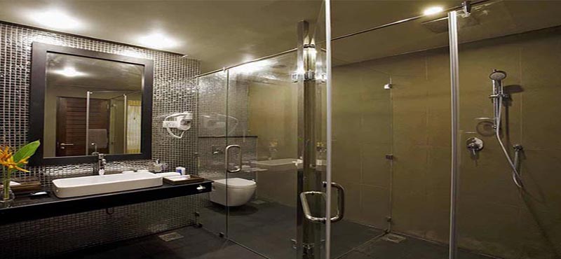 Centara Ceysands Resorts & Spa Sri Lanka holiday Packages Royal Suite Bathroom