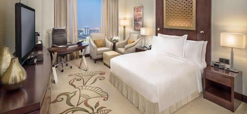 Luxury Dubai Holiday Packages Conrad Dubai King Deluxe Suite Lounge Access