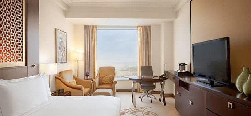 Luxury Dubai Holiday Packages Conrad Dubai King Executive Room Lounge Access
