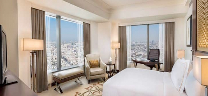 Luxury Dubai Holiday Packages Conrad Dubai King Executive Room Lounge Access1