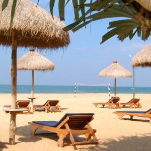 Luxury Sri Lanka Holiday Packages Mount Lavinia Beach 2